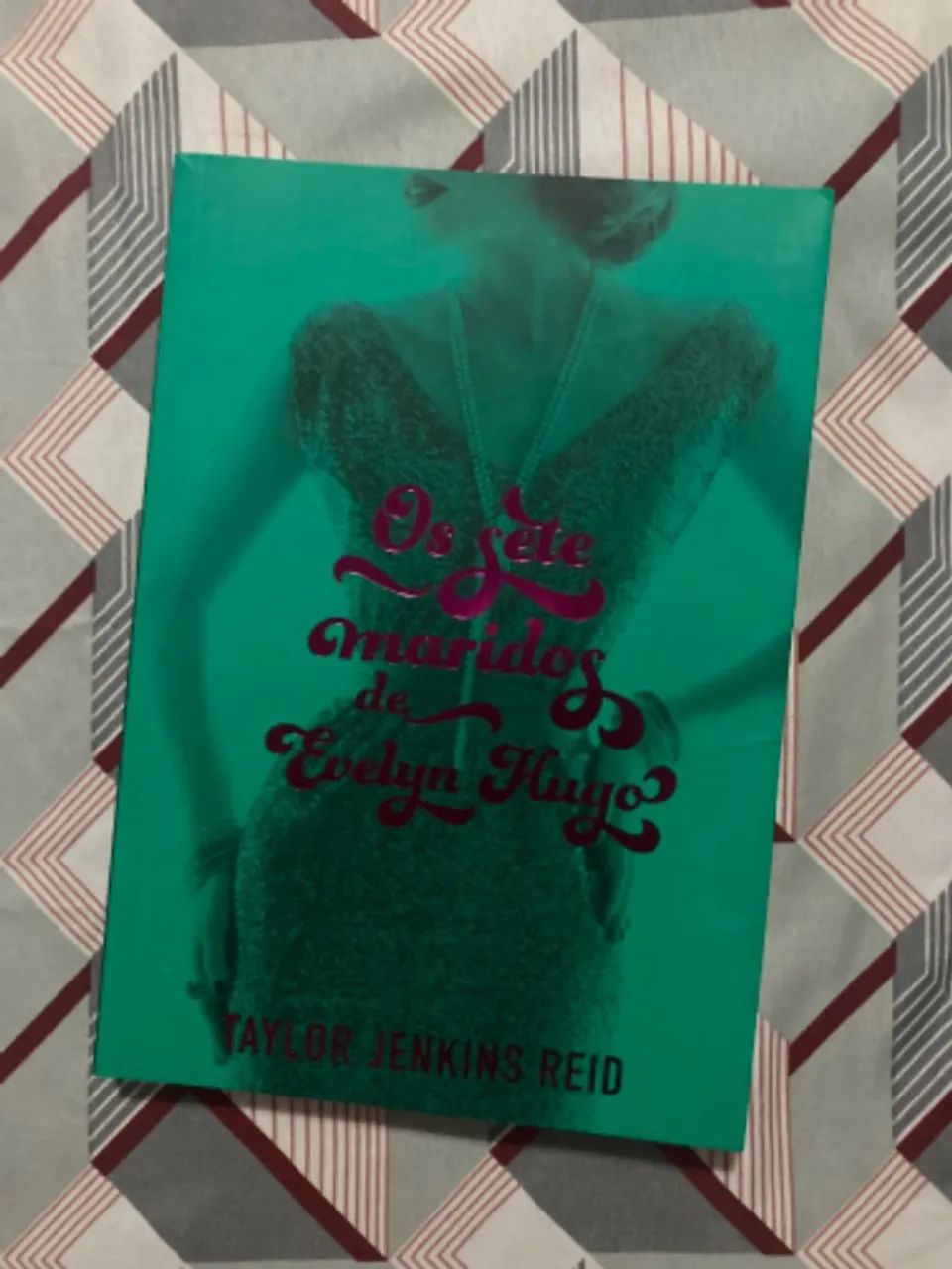 Livros Taylor Jenkins Reid - Seminovos - Foto 4