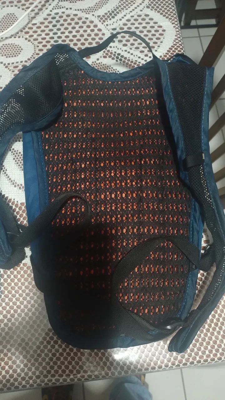 Mochila de hidratação camelbak 1,5L semi nova  - Foto 4