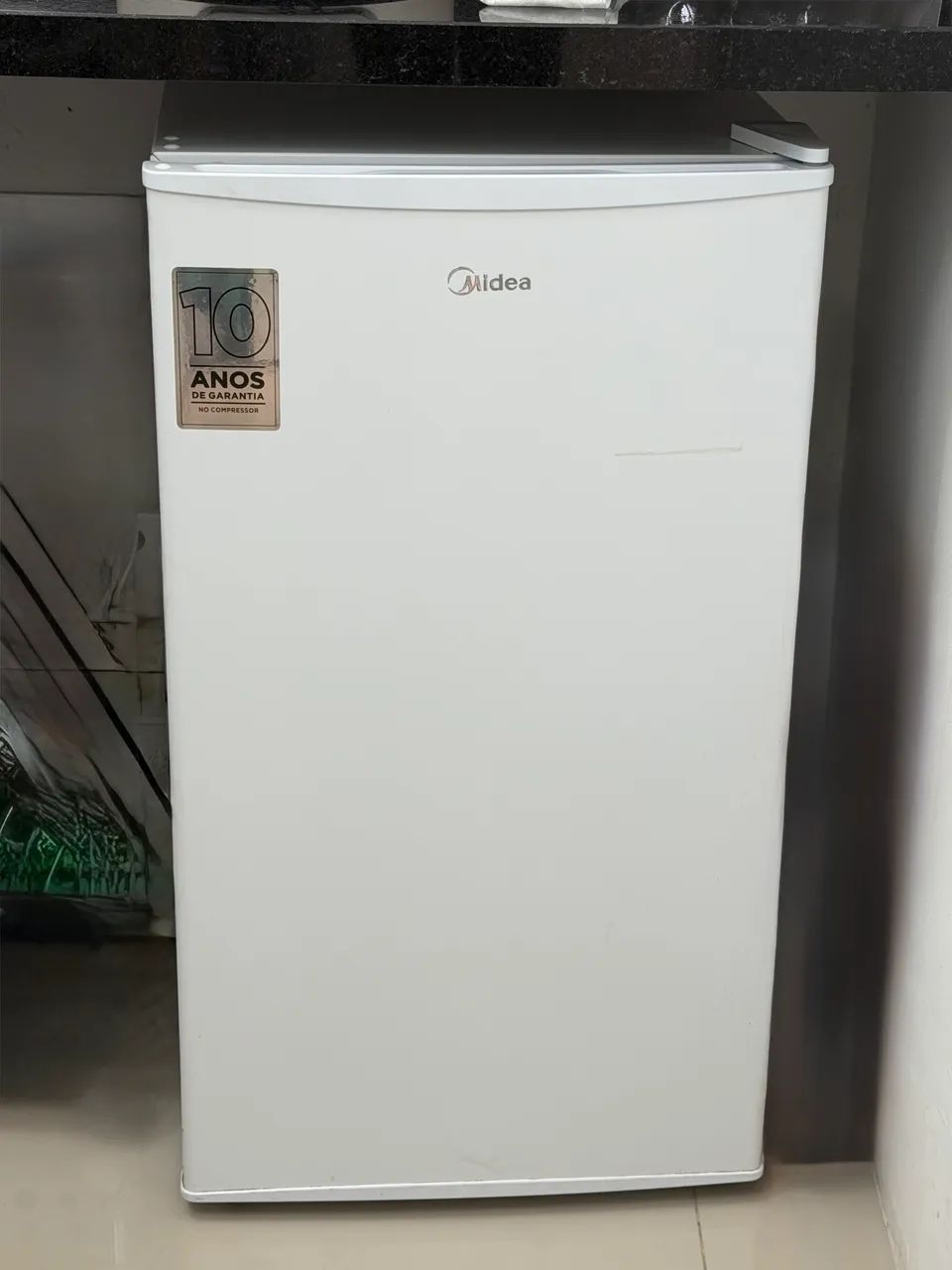 Frigobar Midea 93L branco