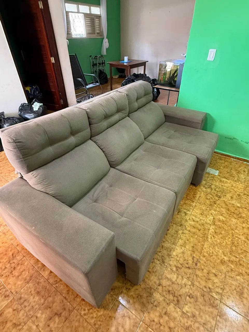 Sofá retrátil de 3 lugares  - Foto 3