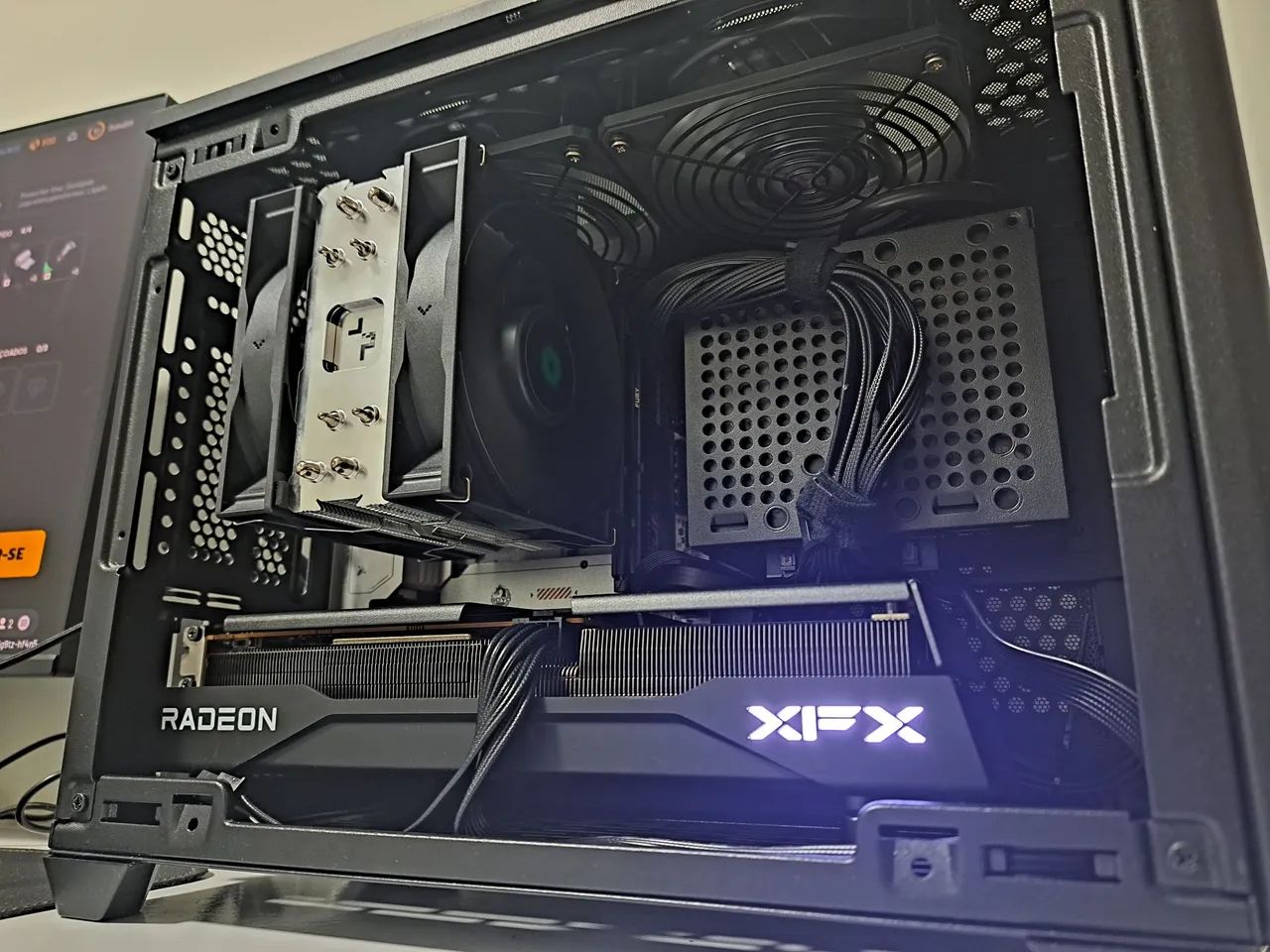 Gabinete Mini ITX Coolermaster NR200  - Foto 4