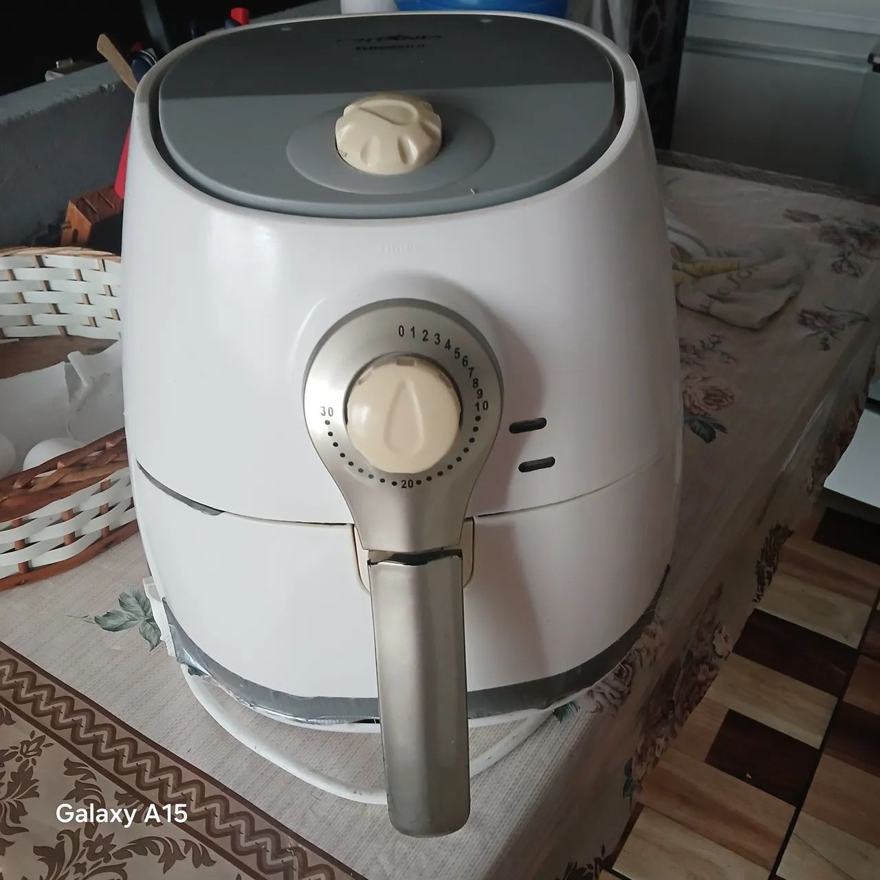 Vendo essa fritadeira Air Fryer Britânia funcionando tudo perfeitamente 