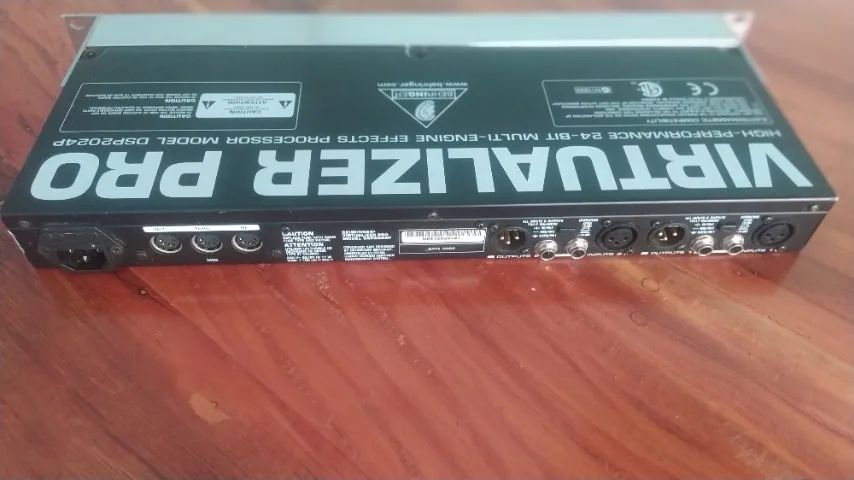 Processador De Efeitos Behringer Virtualizer Pro Dsp2024p