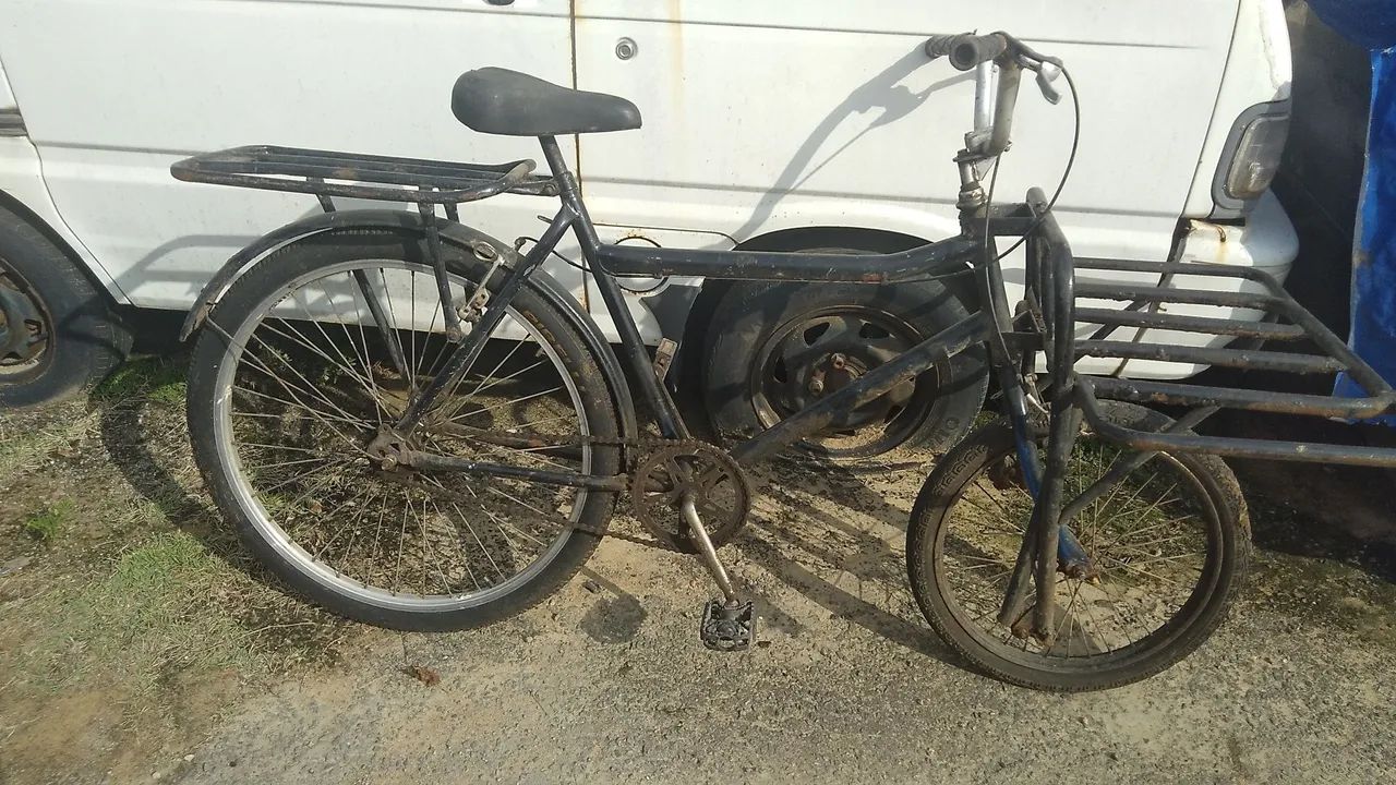 Vendo bicicleta cargueira tratar Sergio *