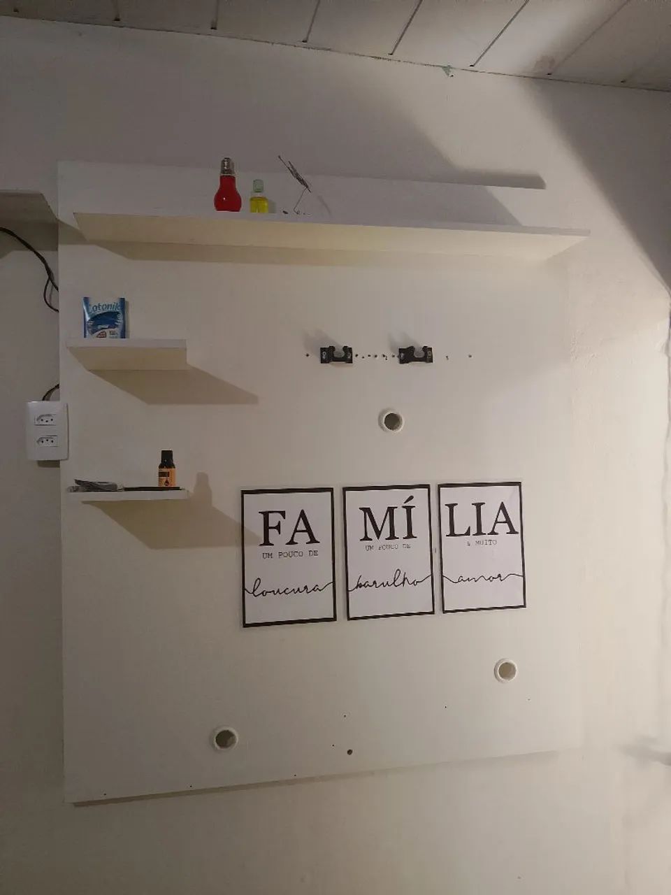 Painel de tv 32 polegadas sem nenhuma marca de uso 50 reais pega na redenção 