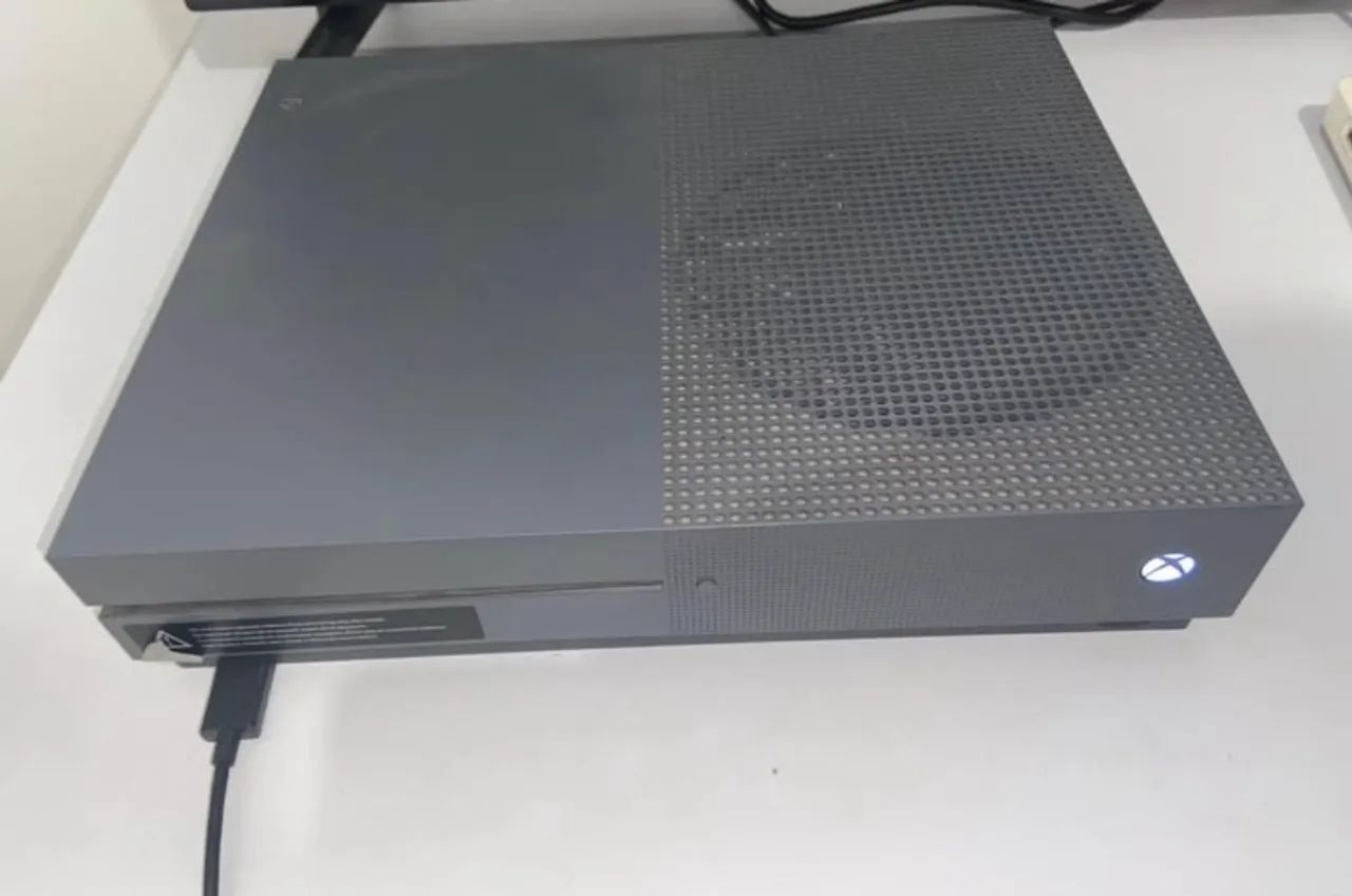 Vendo Xbox One S