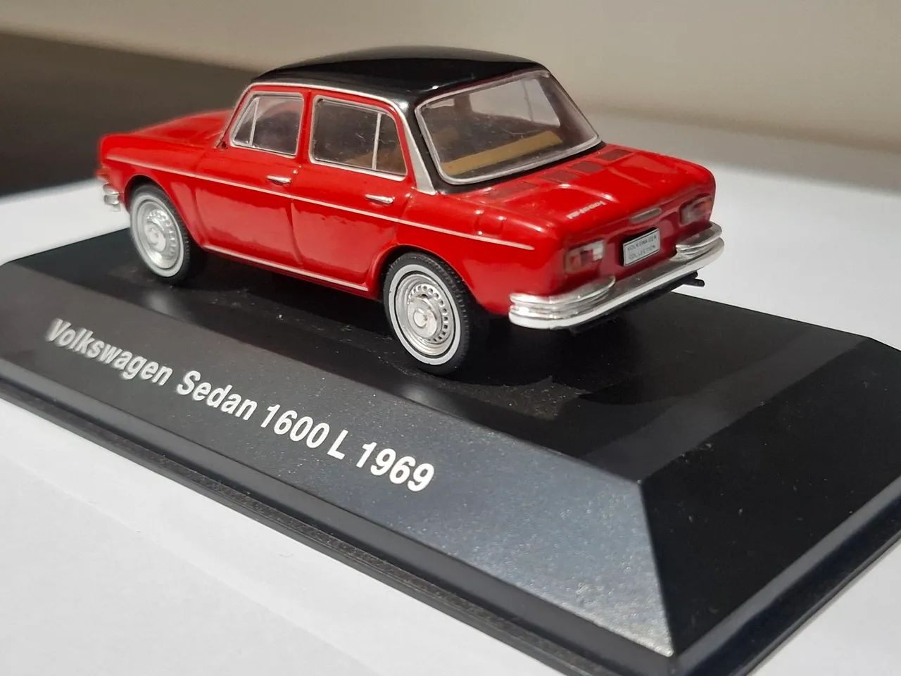 Miniatura VW 1600 "Zé do Caixão" (1969) 1:43 - Foto 3