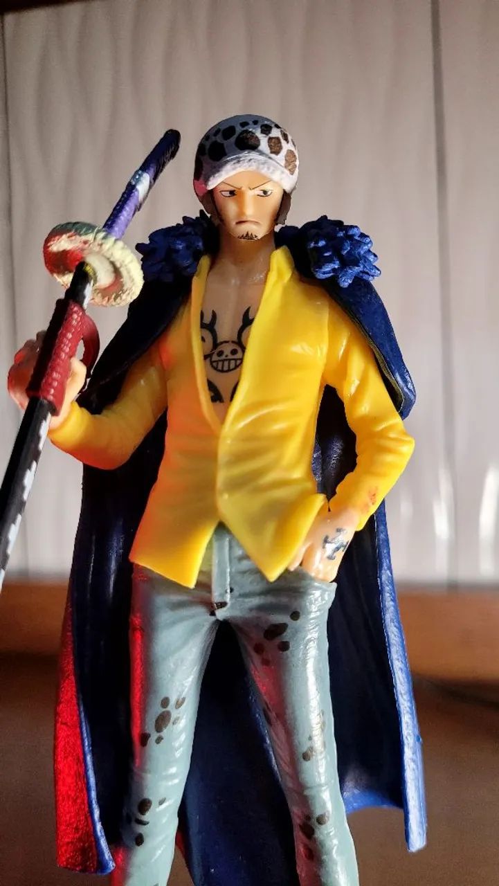 Figure Trafalgar Law One Piece com Espada e Base - Foto 2