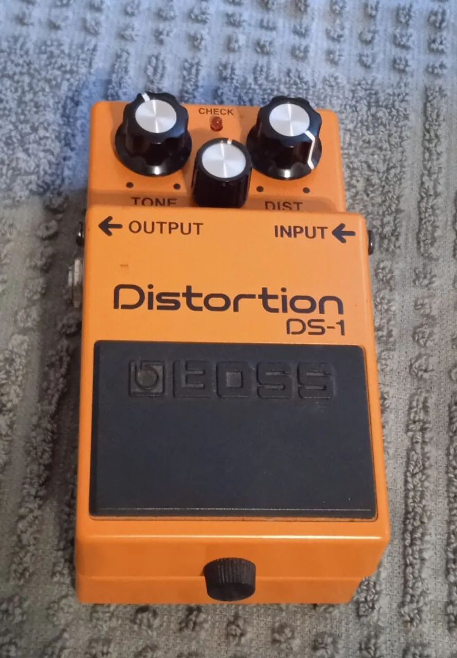 Pedal de guitarra distortion 1 BOSS 