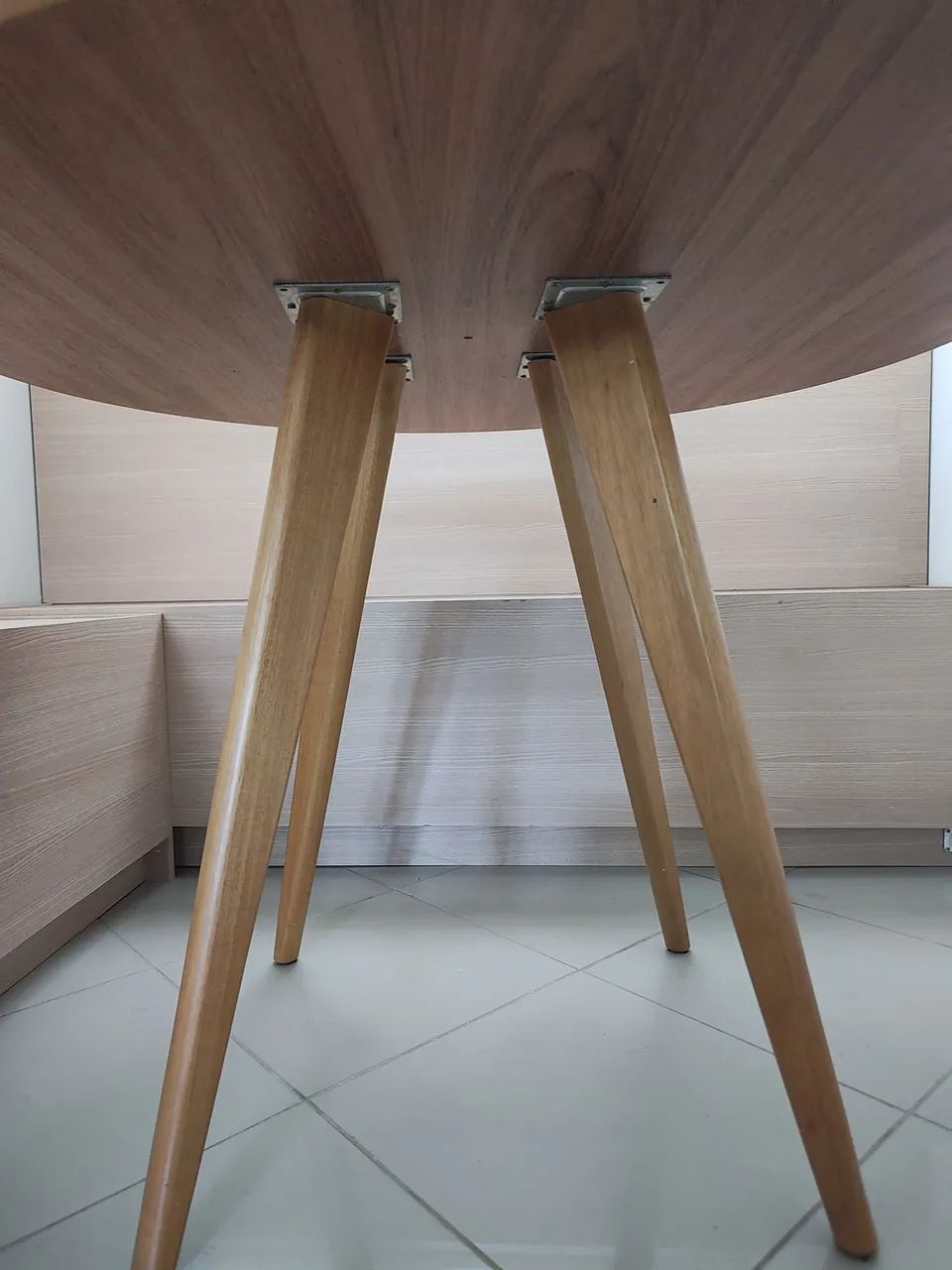? Mesa de Jantar Redonda Estilo Escandinavo - Excelente Estado? - Foto 4