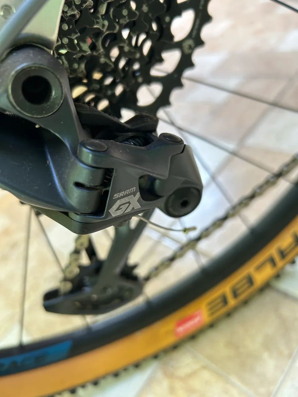 Bicicleta Rockhopper 29 - Foto 5
