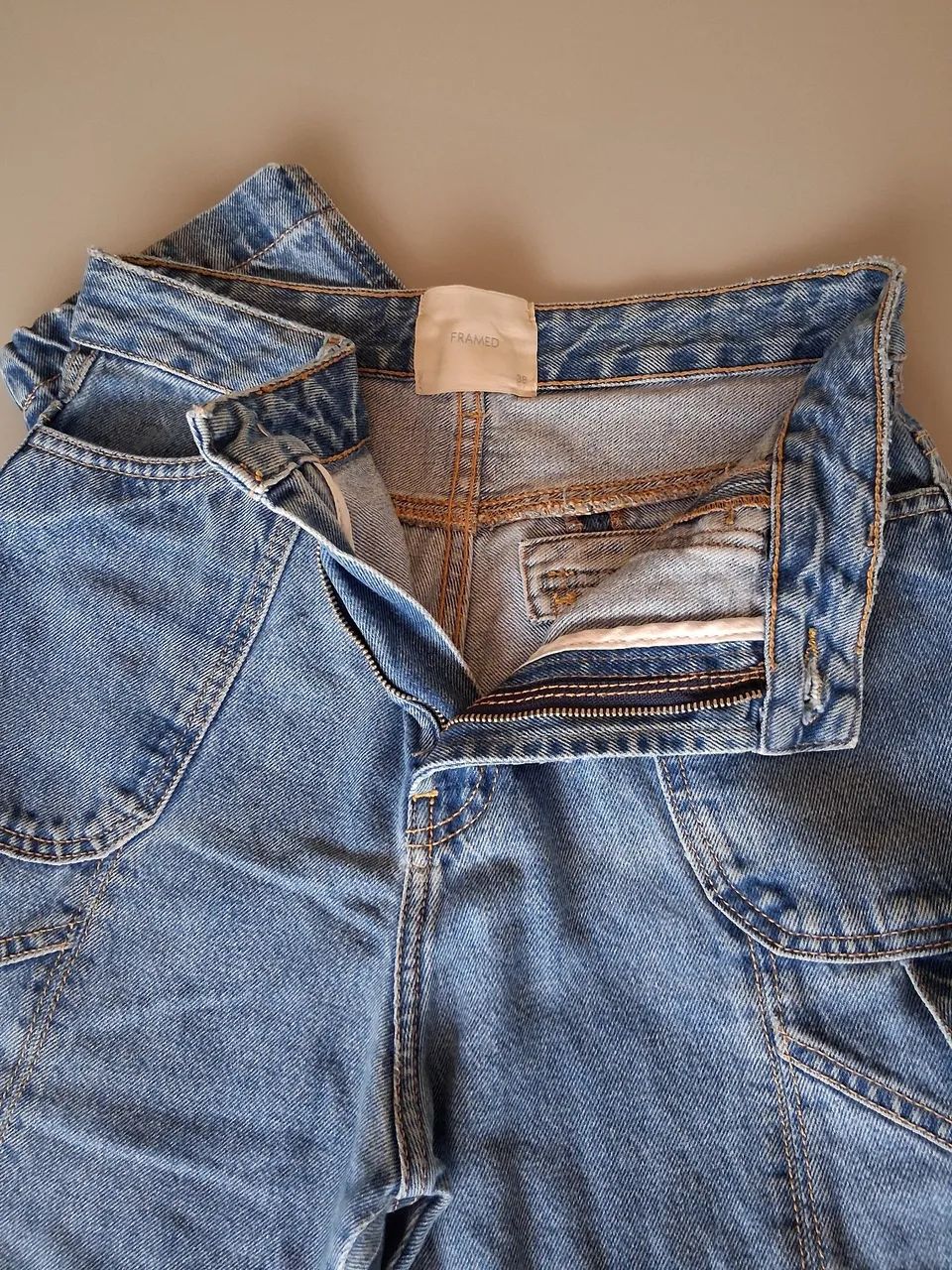 Calça jeans feminina cargo - framed  - Foto 4