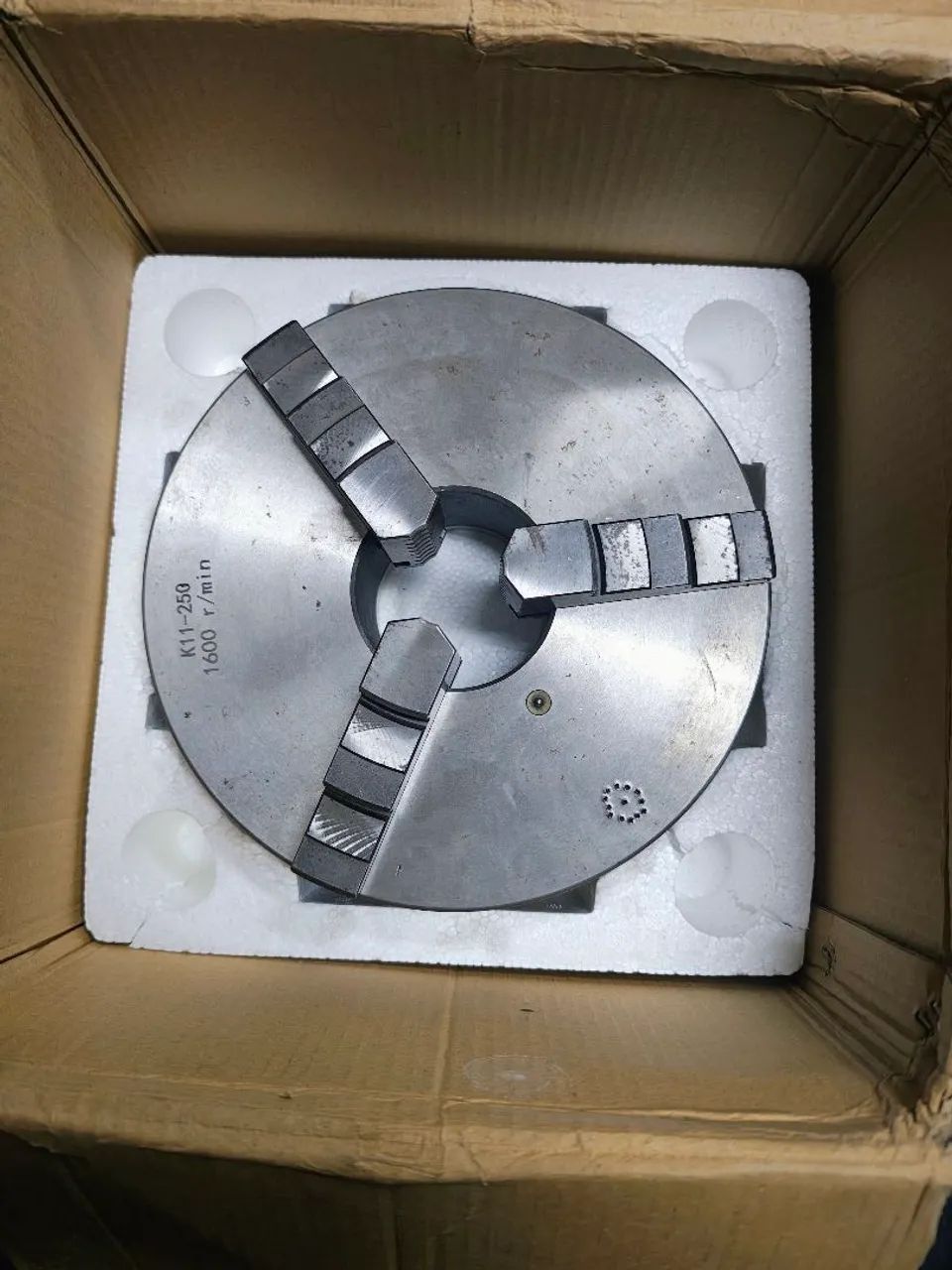 Placa 3 castanhas 10" para torno  - Foto 5