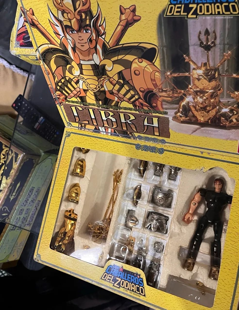 Cavaleiros do zodíaco- libra bandai - Foto 2