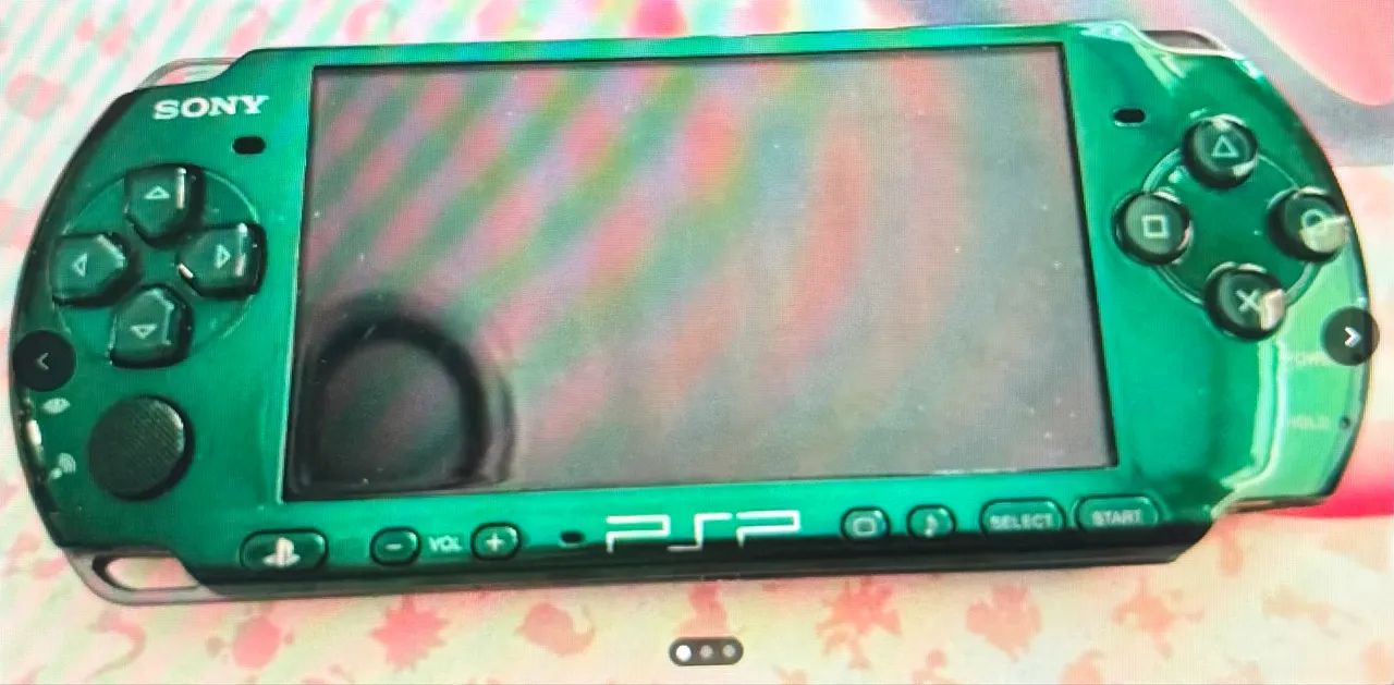 PSP verde metal gear solid