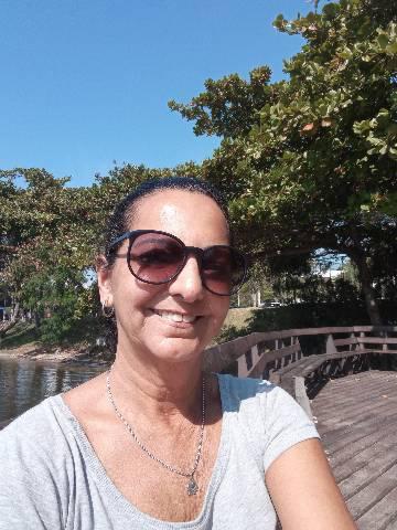 Babá com passaporte