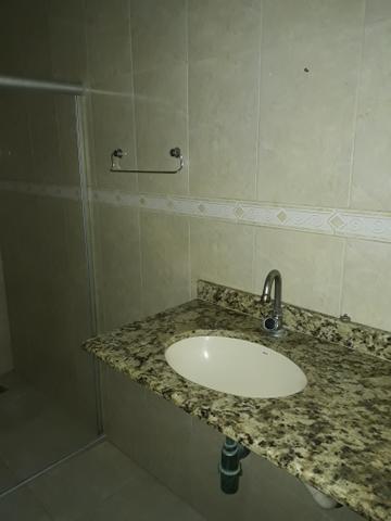 Aluga -se uma casa Grande em Paripe com garagem - Foto 4