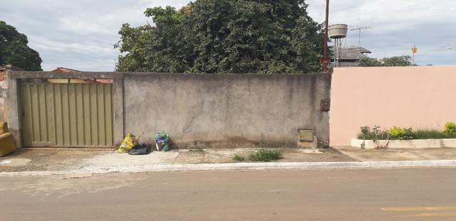 Lote com barracão no garavelo-b