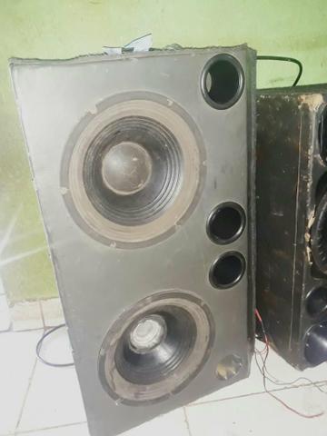Vendo caixa com 2 falante de 12 funcionando