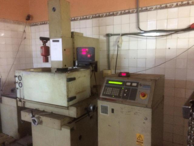 Eletroerosão Engemaq Edm 700 NC - 60 A ( baixei o preço para vender rápido )