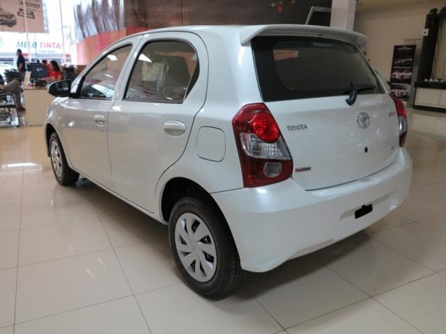 TOYOTA ETIOS 1.3 X 16V FLEX 4P 2019 - Foto 4