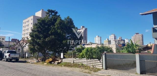 02 Terrenos em ótima localização no Bairro Morretes com 273 m² cada