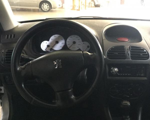 PEUGEOT 206 2004/2004 1.6 FELINE 16V GASOLINA 4P MANUAL - Foto 6