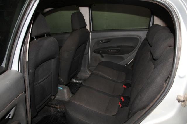Fiat Punto Attractive 1.4 2012 - Foto 8