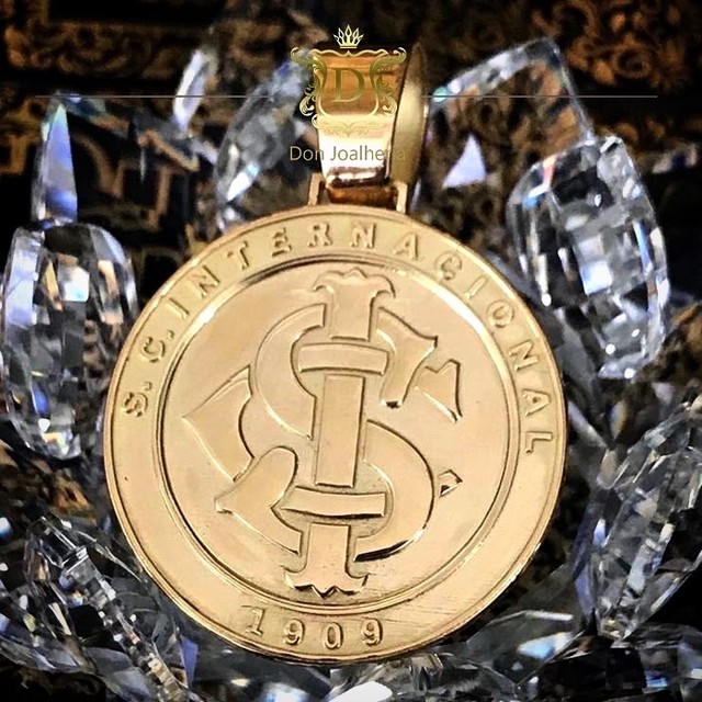 Pingente em ouro 18k Brasão Time 30 gramas - Foto 4