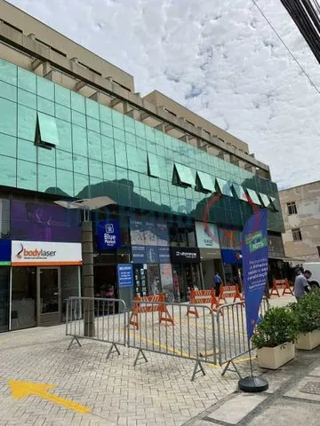 Salas Comerciais no Jardim Oceânico