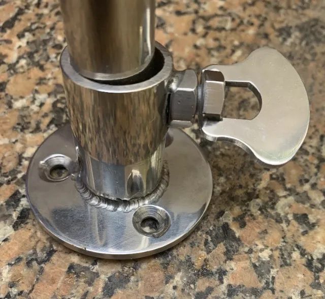 Churrasqueira Náutica em inox com Tábua + haste para fixação no costado ou onde desejar