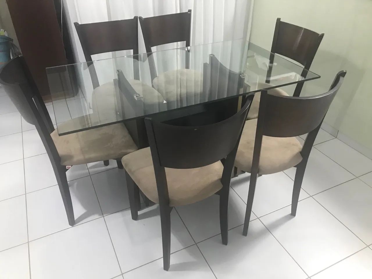 Mesa de Jantar em Vidro com 6 Cadeiras Herval