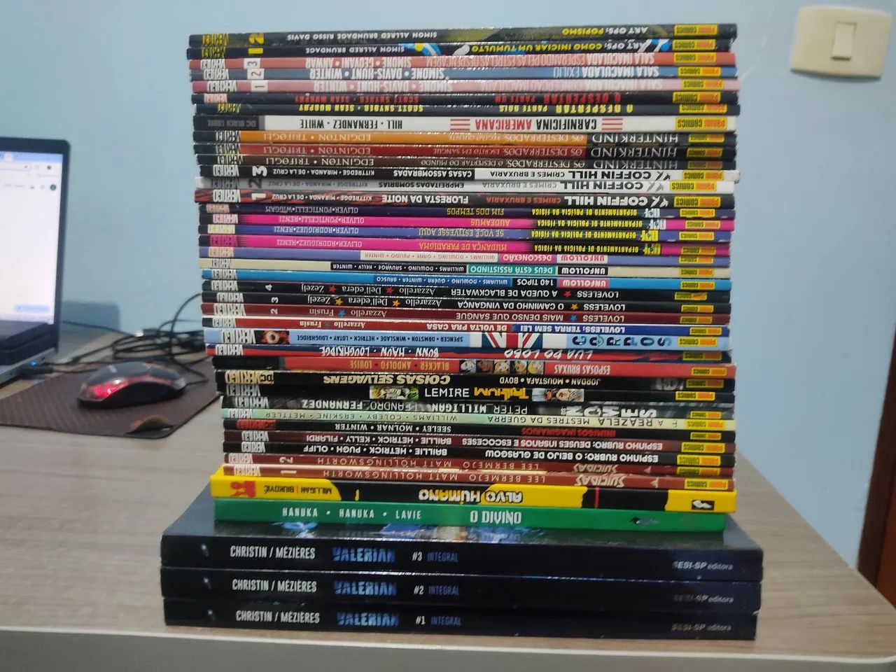 Lote de HQs Panini, Vertigo, Mark Millar, Valerian e diversos - Foto 2