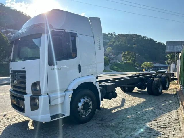 Volkswagen Constellation 24.250 cabinado teto alto  2009 chassis de 9 metros, 530.000km - Foto 6