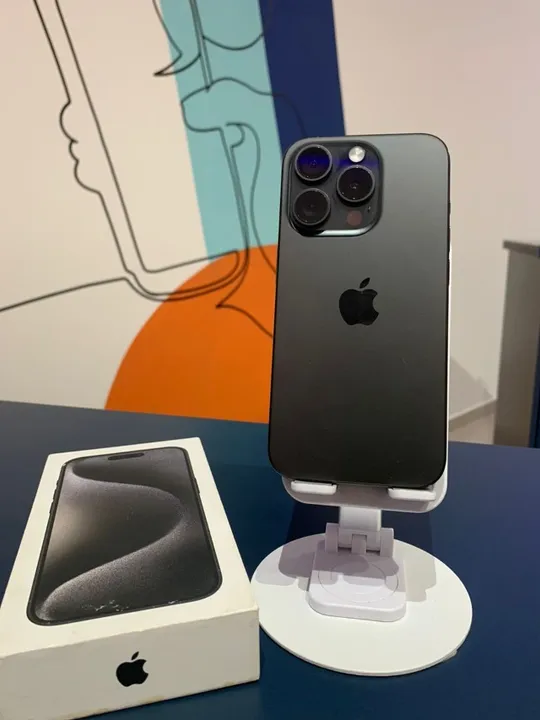 iPhone 15 Pro Semi-Novo Preto 256GB Saúde de Bateria 100% Impecável