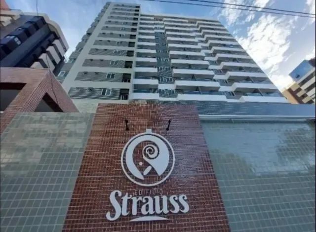 Belíssimo apartamento com varanda à 300 metros da orla de Jatiúca