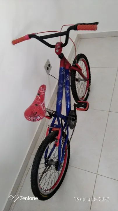 Bicicleta Infantil Homem-Aranha aro 20 - Foto 2