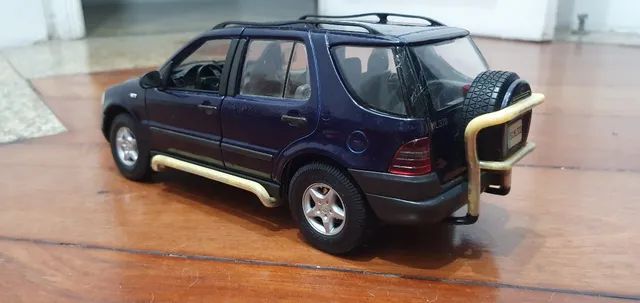 Mercedes Benz ML 320 1997 - Maisto 1/18 - Foto 5