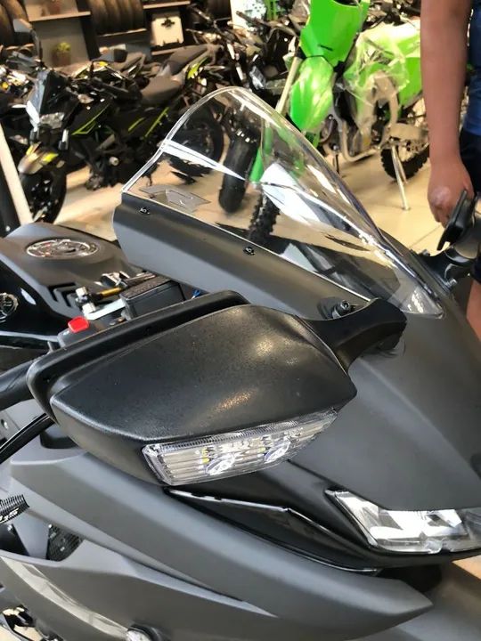 YAMAHA YZF R15 2024/2024 - Foto 11