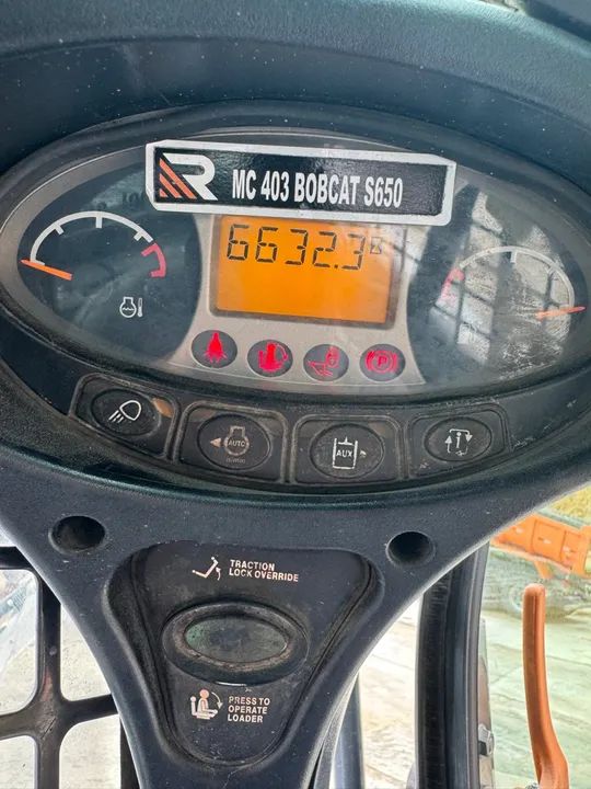 Mini carregadeira Bobcat S650 Ano 2014 - Foto 4