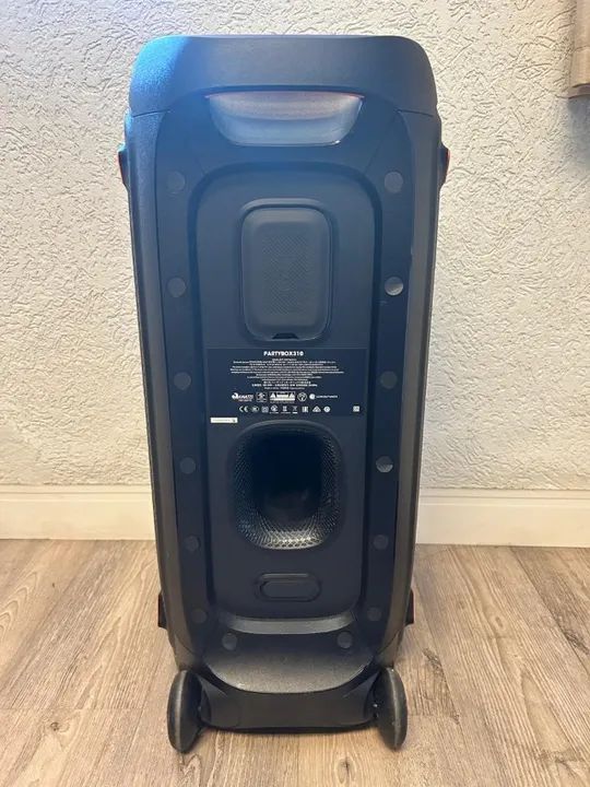 JBL Partybox 310 - semi nova e ótimo estado (FRETE NEGOCIÁVEL) - Foto 4