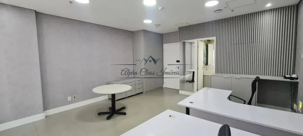 Vendo ou alugo sala mobiliada em Alphaville - New Worker Tower