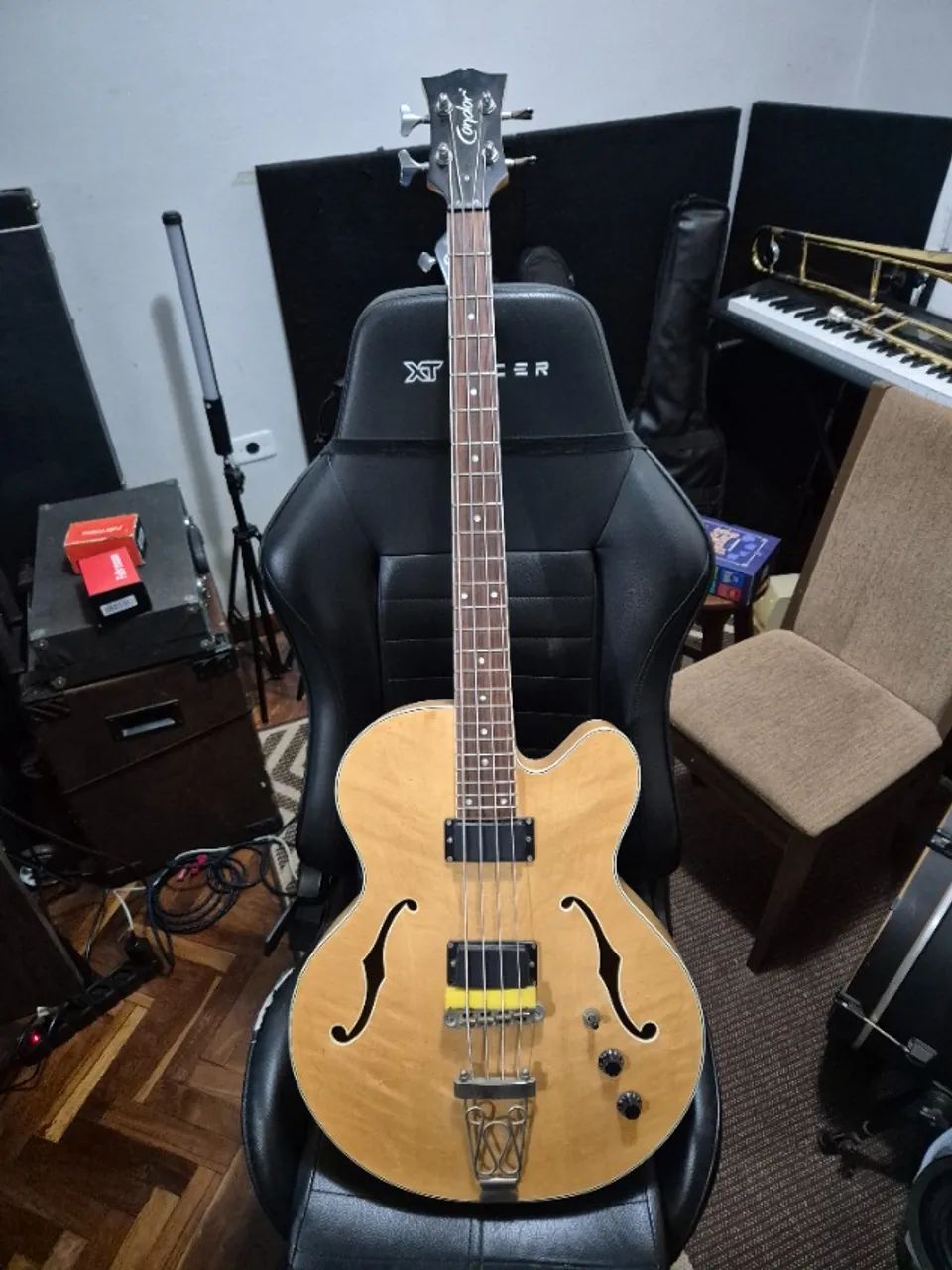 Baixo Condor Semi Acústico BBA-4