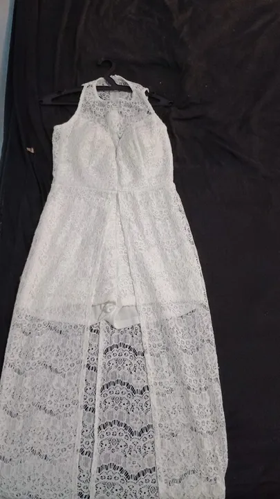 Macacão branco de renda