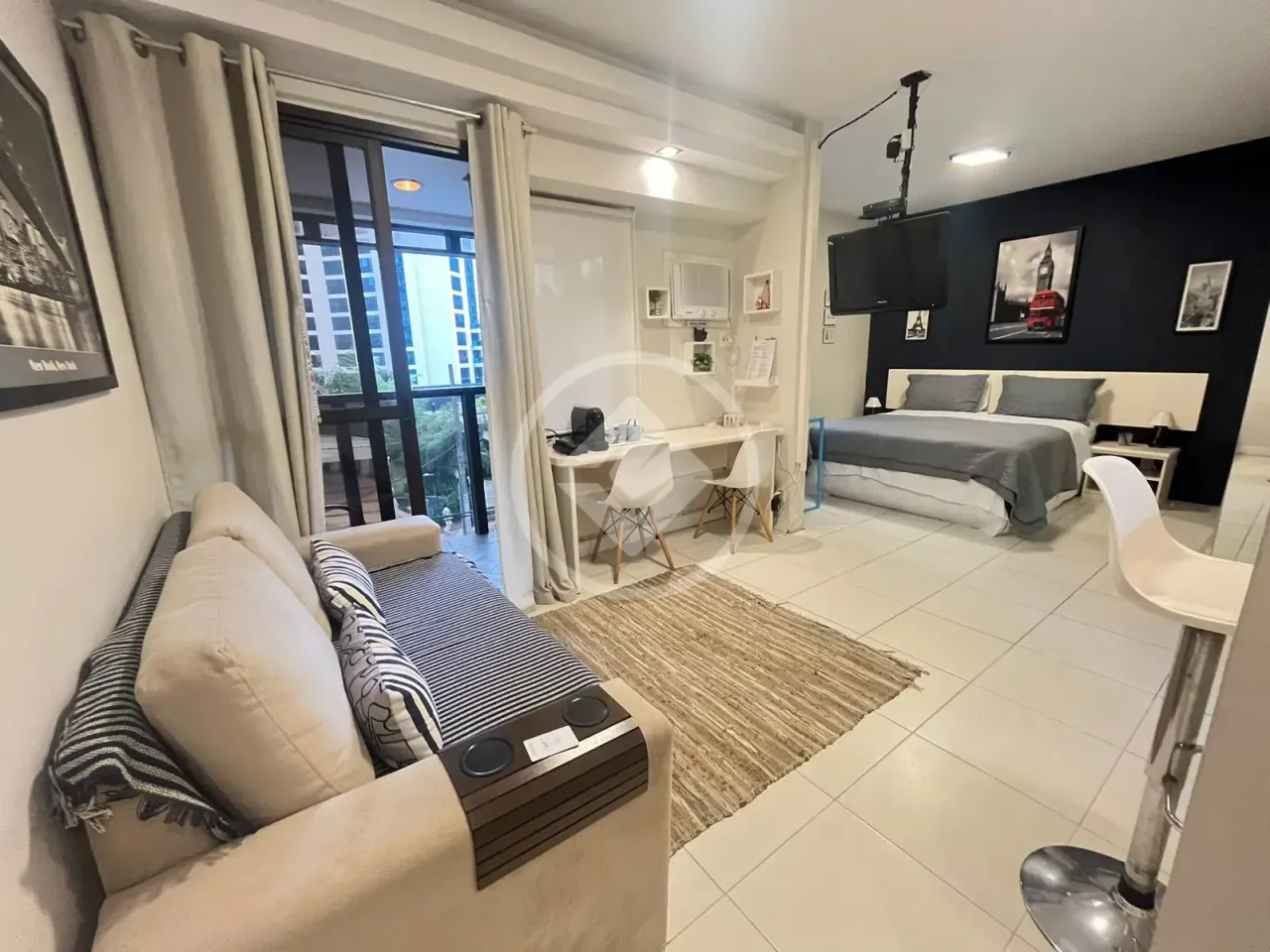 Alugo Studio, Mobiliado, 38m², Serviços de Hotel, Com Vaga, Moema. codigo: 128641