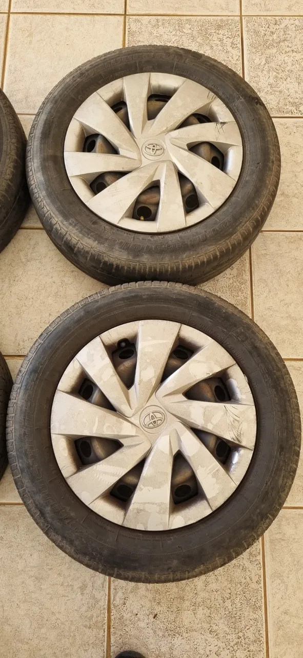 Jogo de rodas 14" original Toyota Etios