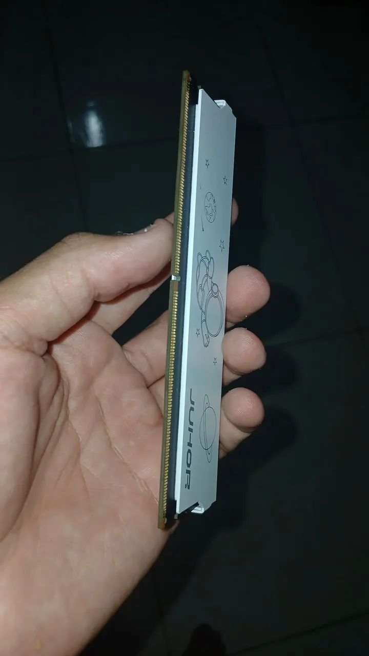 Memória RAM 8GB DDR4 Juhor
