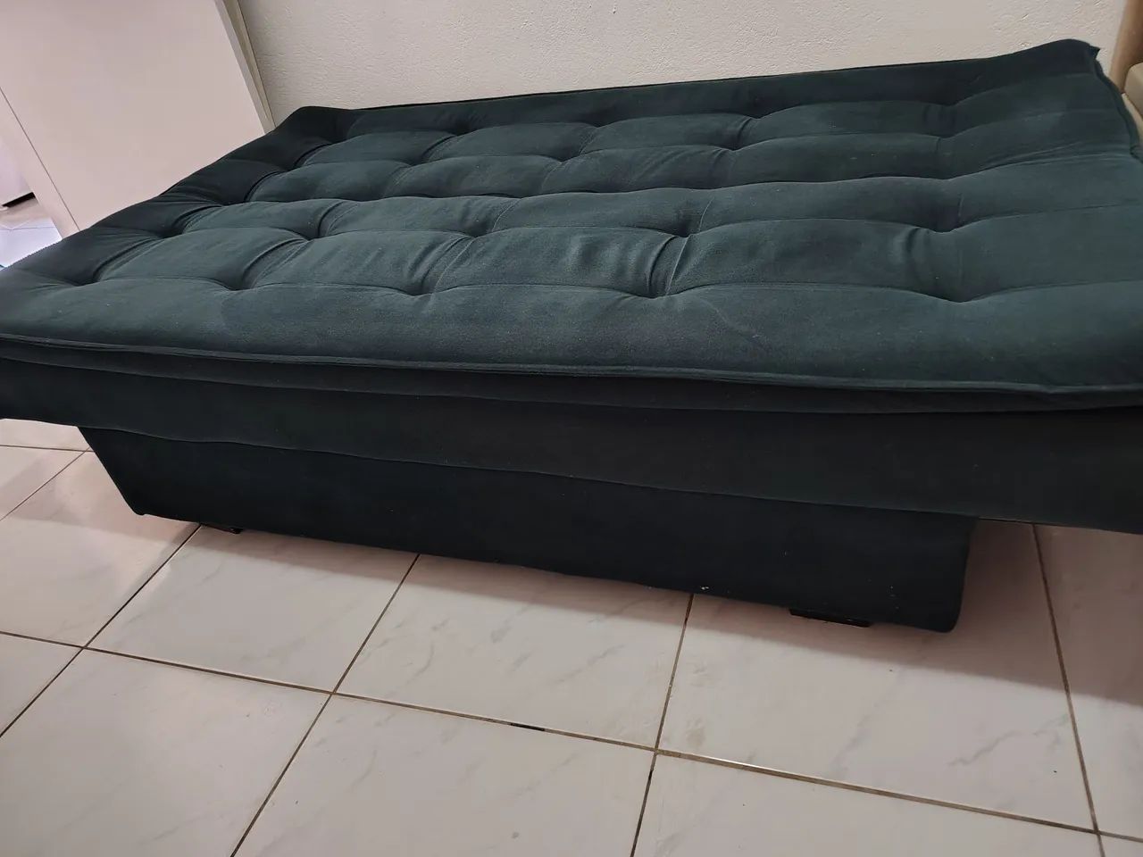 Sofá cama, em ótimo estado de conservação. De veludo azul. - Foto 3