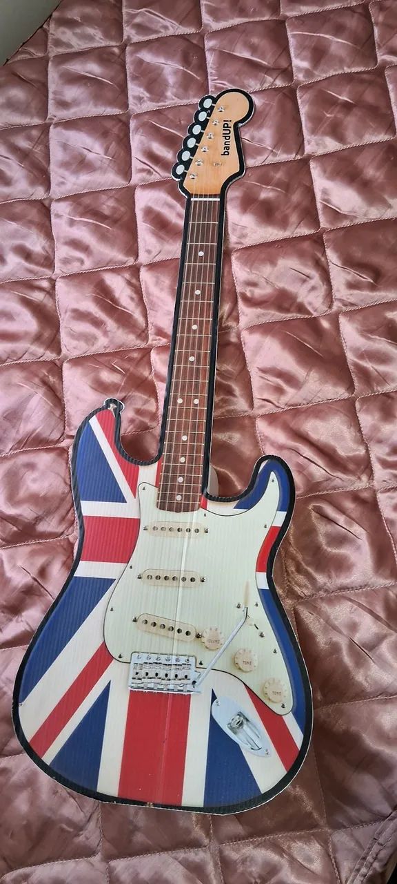 Guitarra enfeite com Design Britânico
