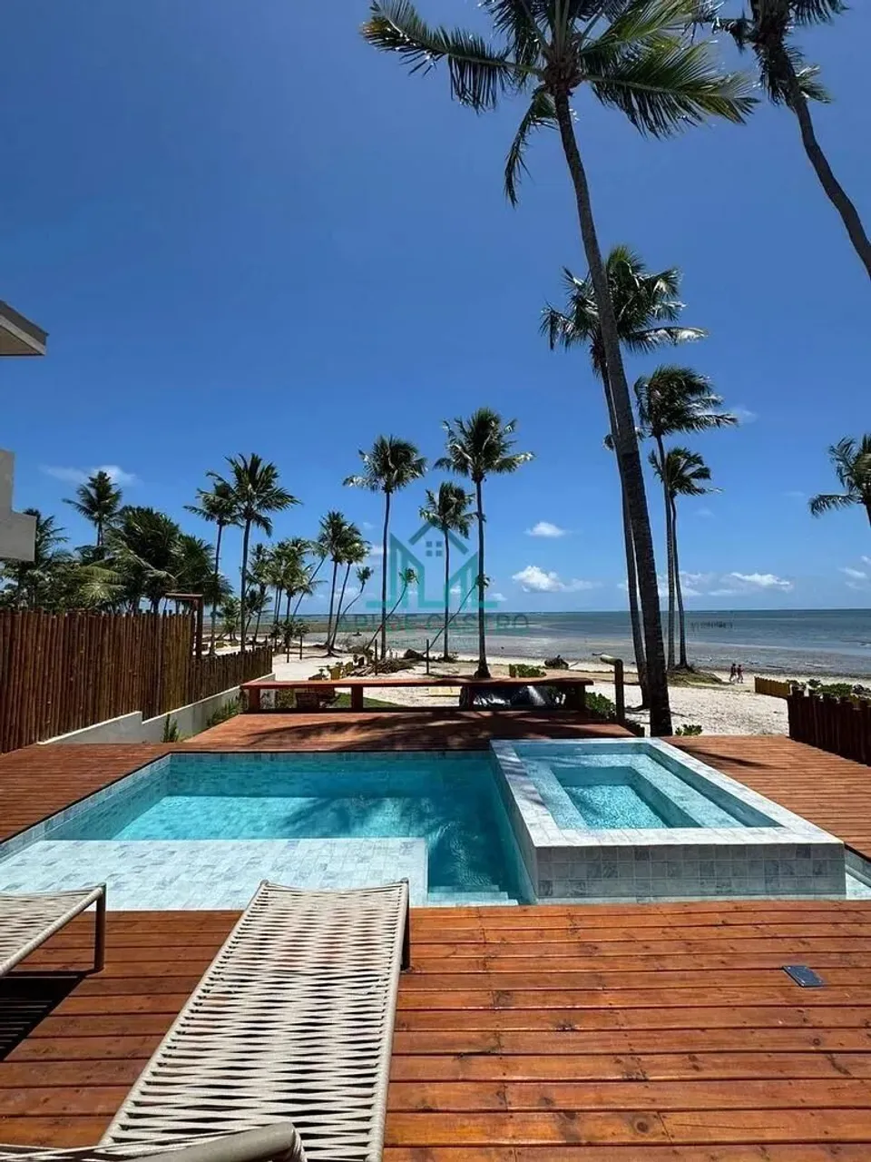 Casa a Venda a Beira-mar da Praia do Marceneiro 325m², Na Rota dos Milagres com 5 Suítes e